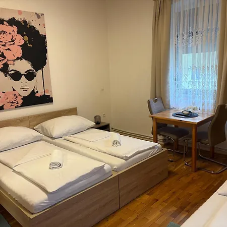 Inn Knezevic *