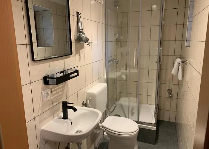 Knezevic * לאובן